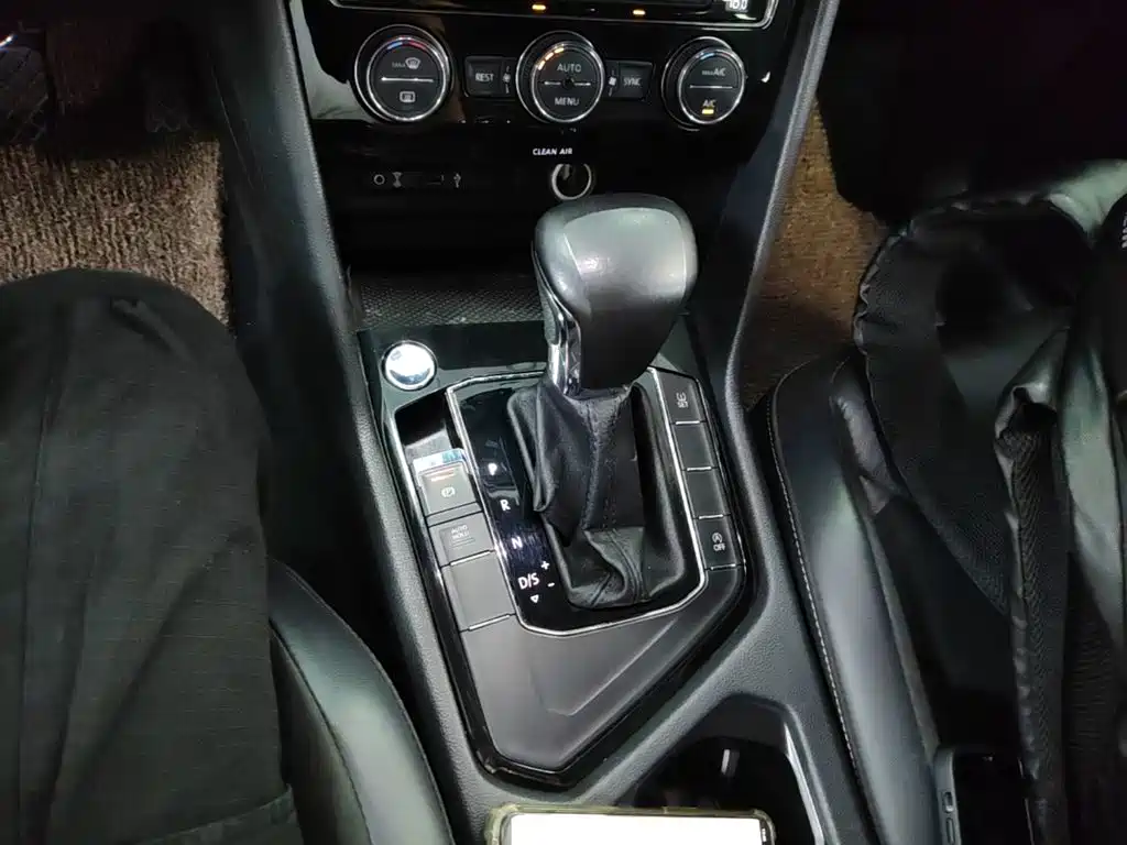Volkswagen Tiguan L 2018 — фото 14