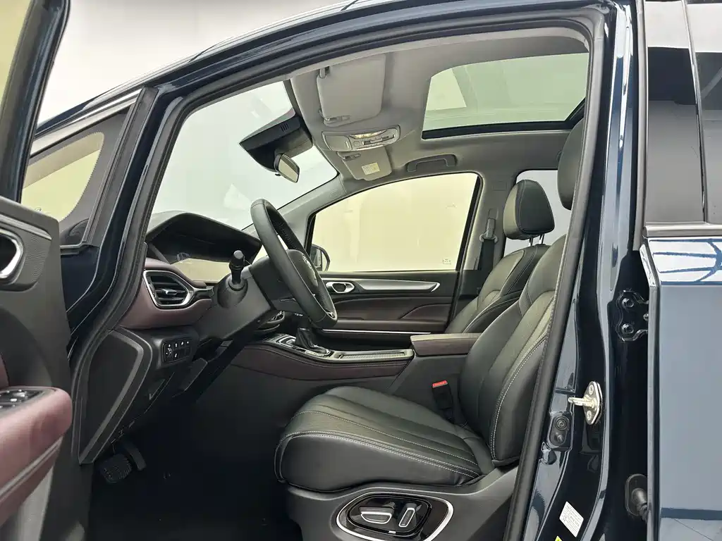 GAC Trumpchi M6 2022 — фото 5