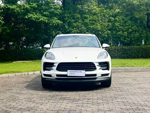Porsche Macan 2021