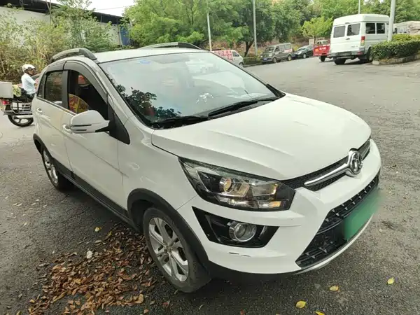 BAIC Shenbao X25 2016
