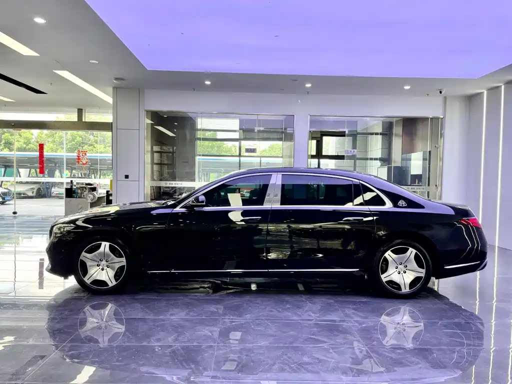 Mercedes-Benz Maybach S-Class 2025