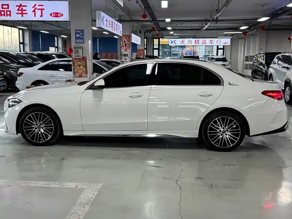 Mercedes-Benz C-Class 2025