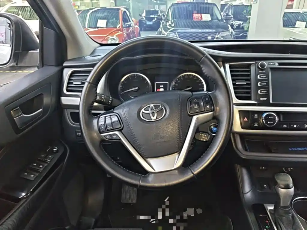 Toyota Highlander 2017 — фото 11