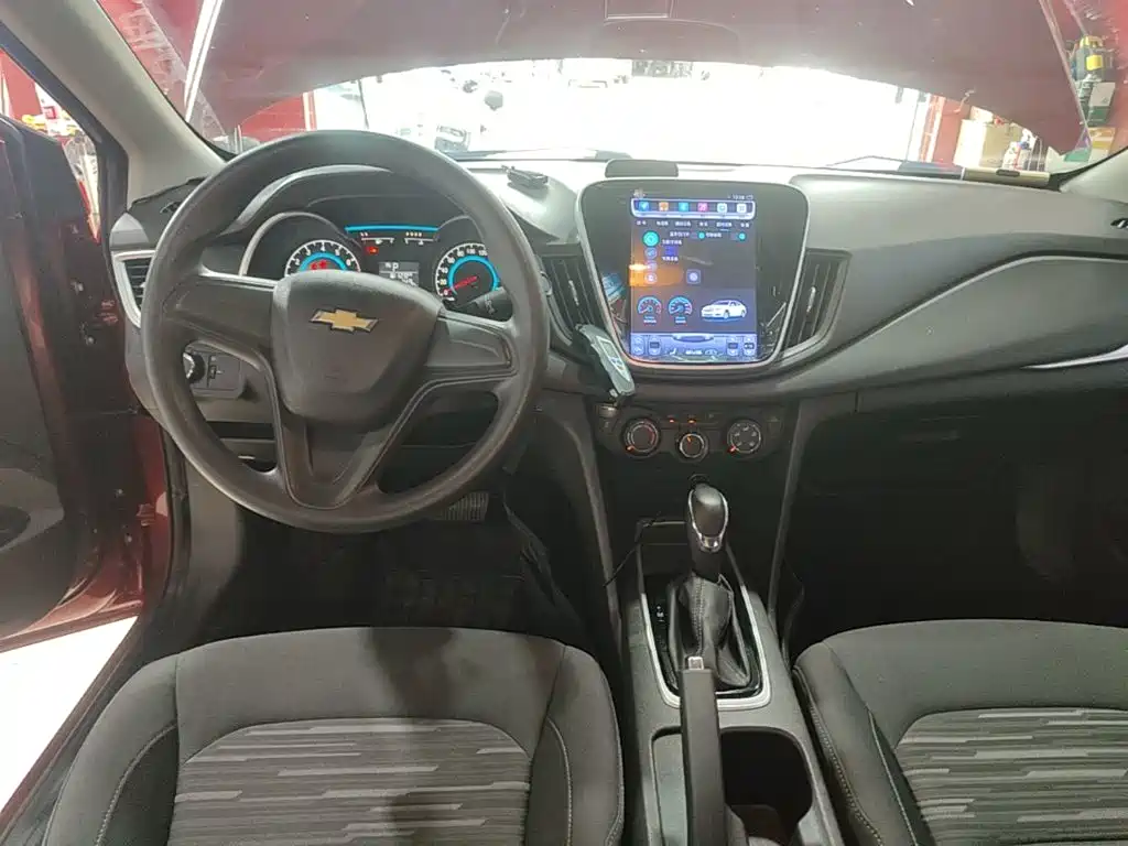Chevrolet Cavalier 2018 — фото 10