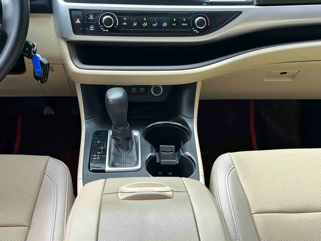 Toyota Highlander 2019 — фото 11
