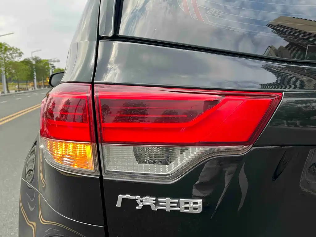 Toyota Highlander 2019 — фото 19