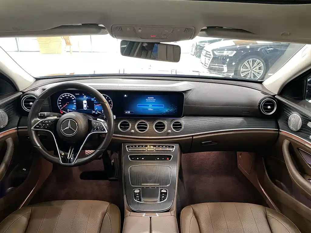 Mercedes-Benz E-Class 2022 — фото 13