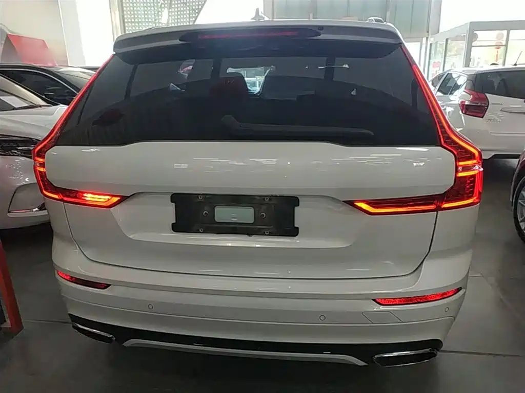 Volvo XC60 2020 — фото 6