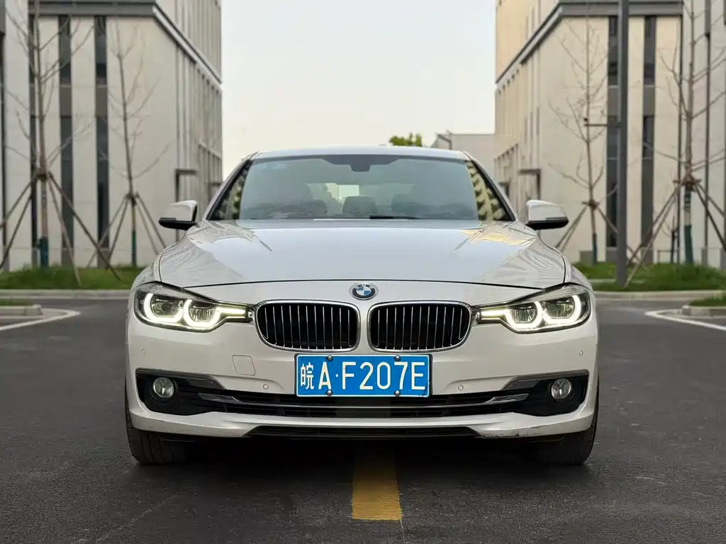 BMW 3 Series 2018 — фото 2