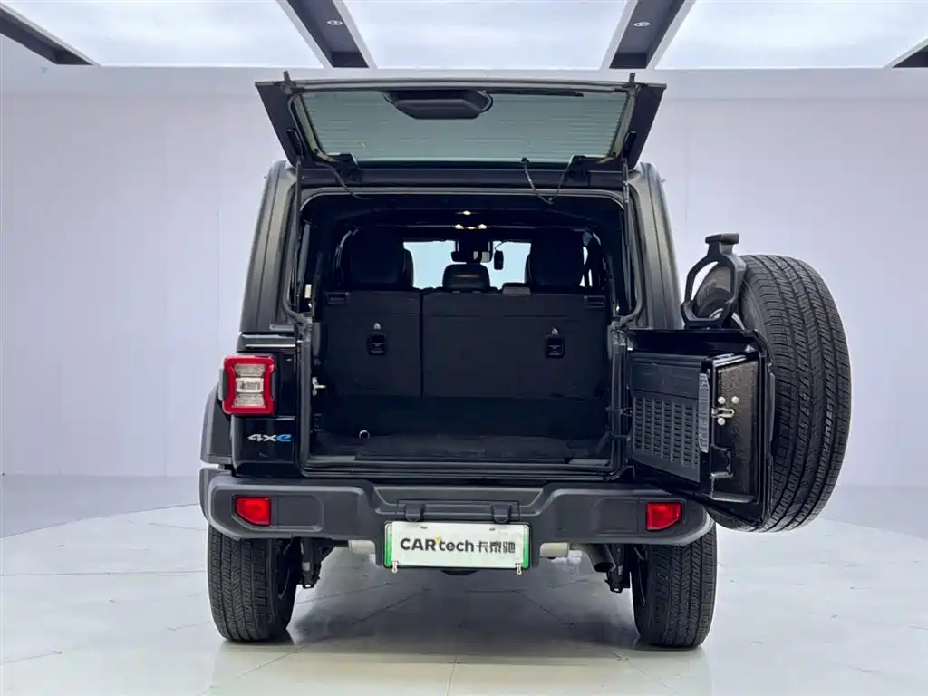 Jeep Wrangler PHEV 2023 — фото 9