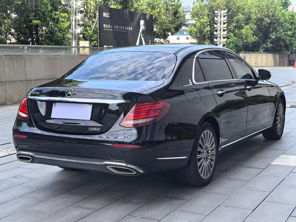 Mercedes-Benz E-Class 2020 — фото 23