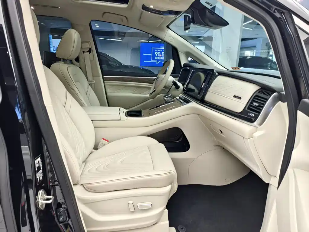 GAC Motor Trumpchi M8 2022 — фото 14