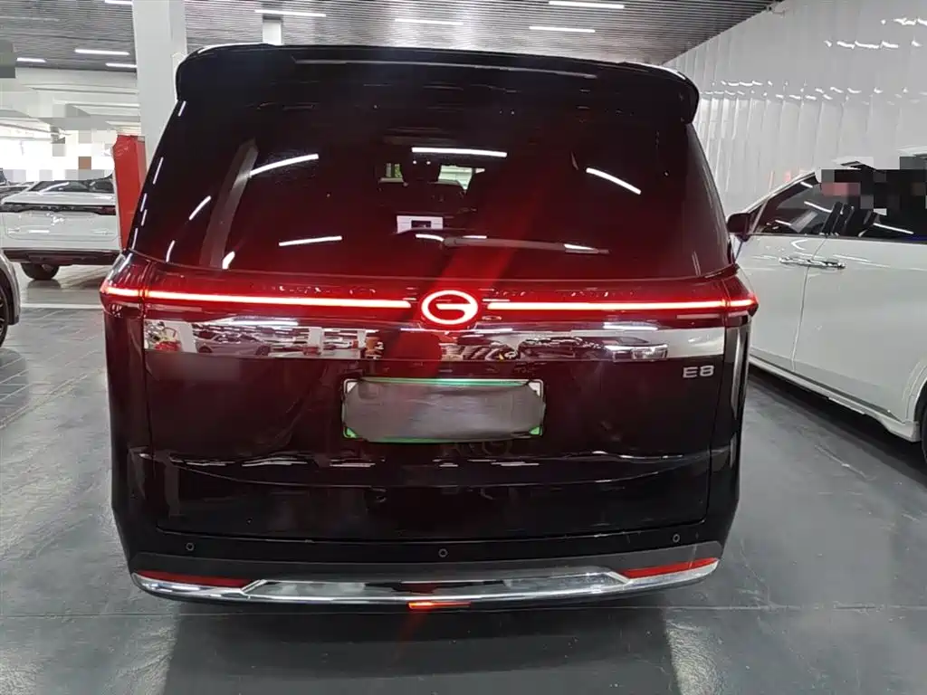 GAC Motor E8 PHEV 2025 — фото 4