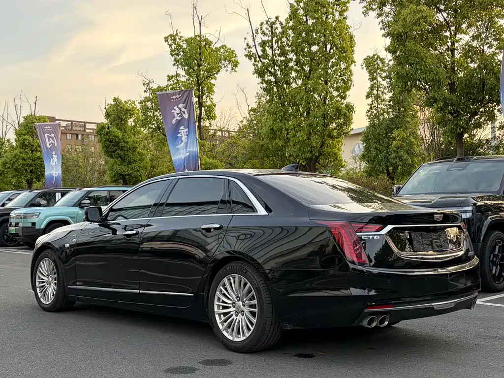 Cadillac CT6 2023 — фото 15