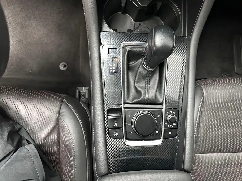 Mazda 3 Axela 2022 — фото 16