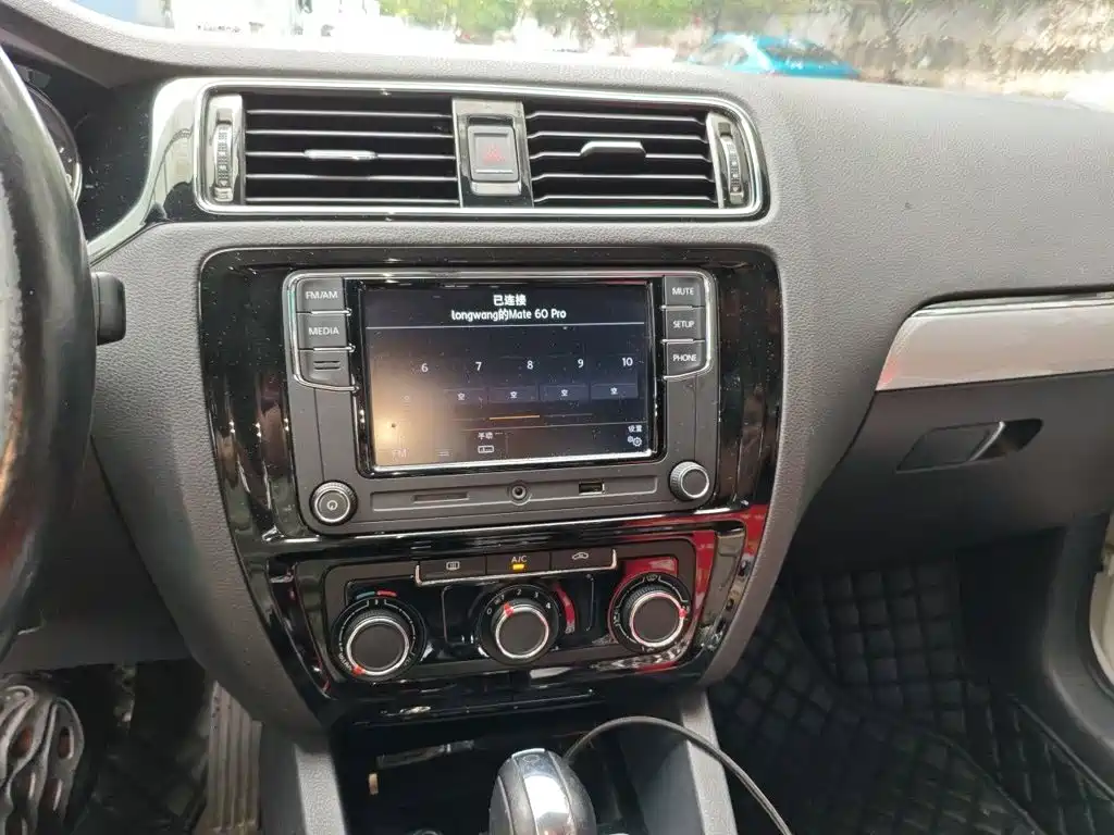 Volkswagen Sagitar 2017