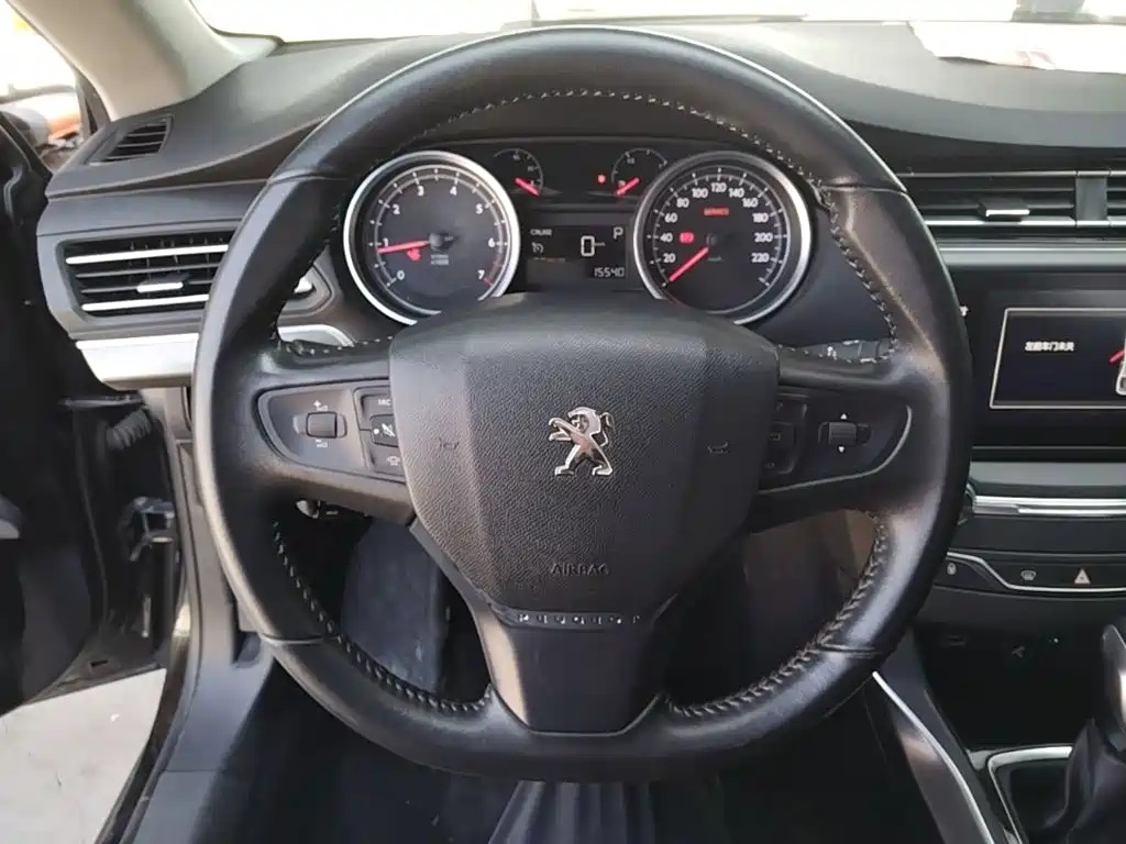 Peugeot 408 2016 — фото 11