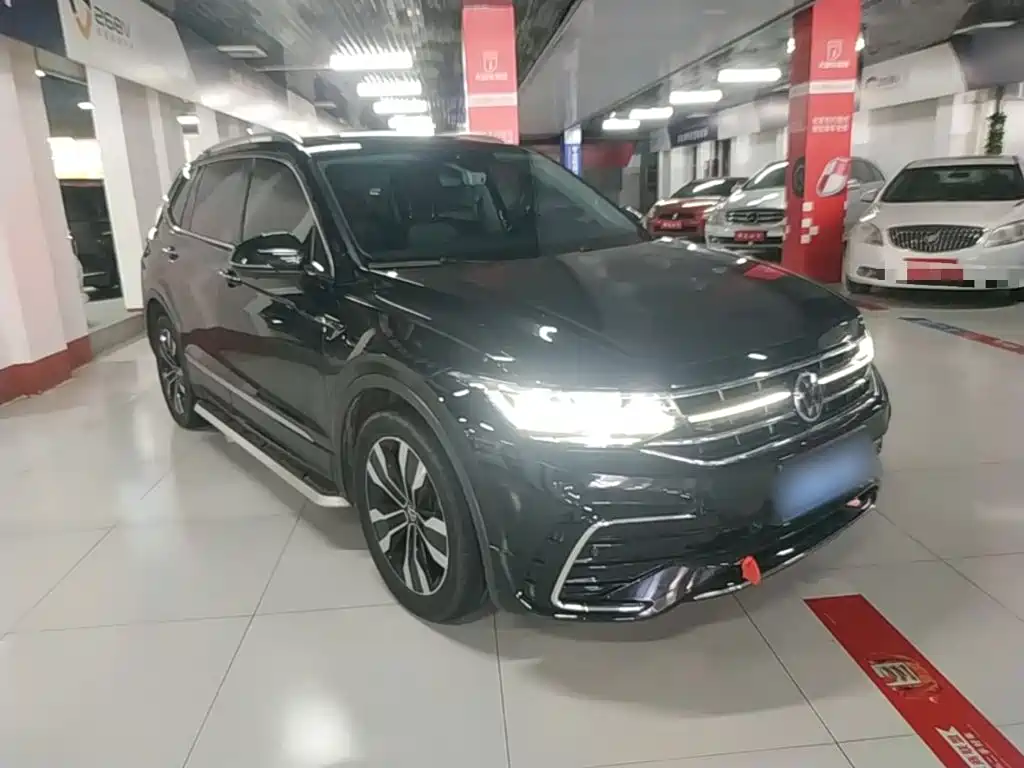 Volkswagen Tiguan L 2023 — фото 23