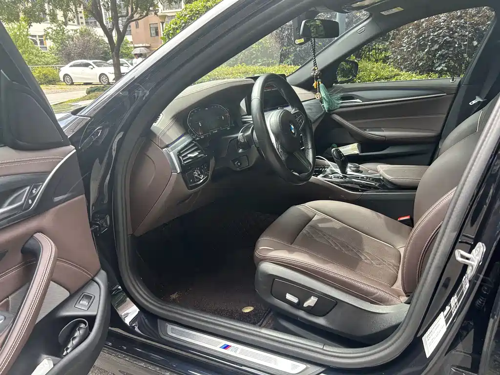 BMW 5 Series 2023