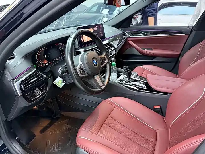 BMW 5 Series 2021