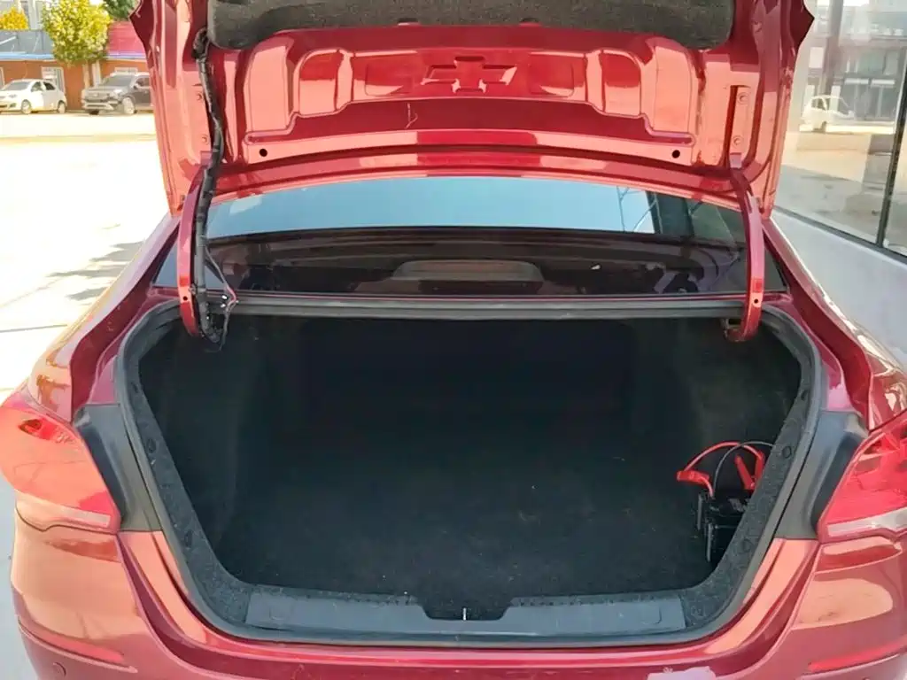 Chevrolet Cavalier 2018 — фото 19