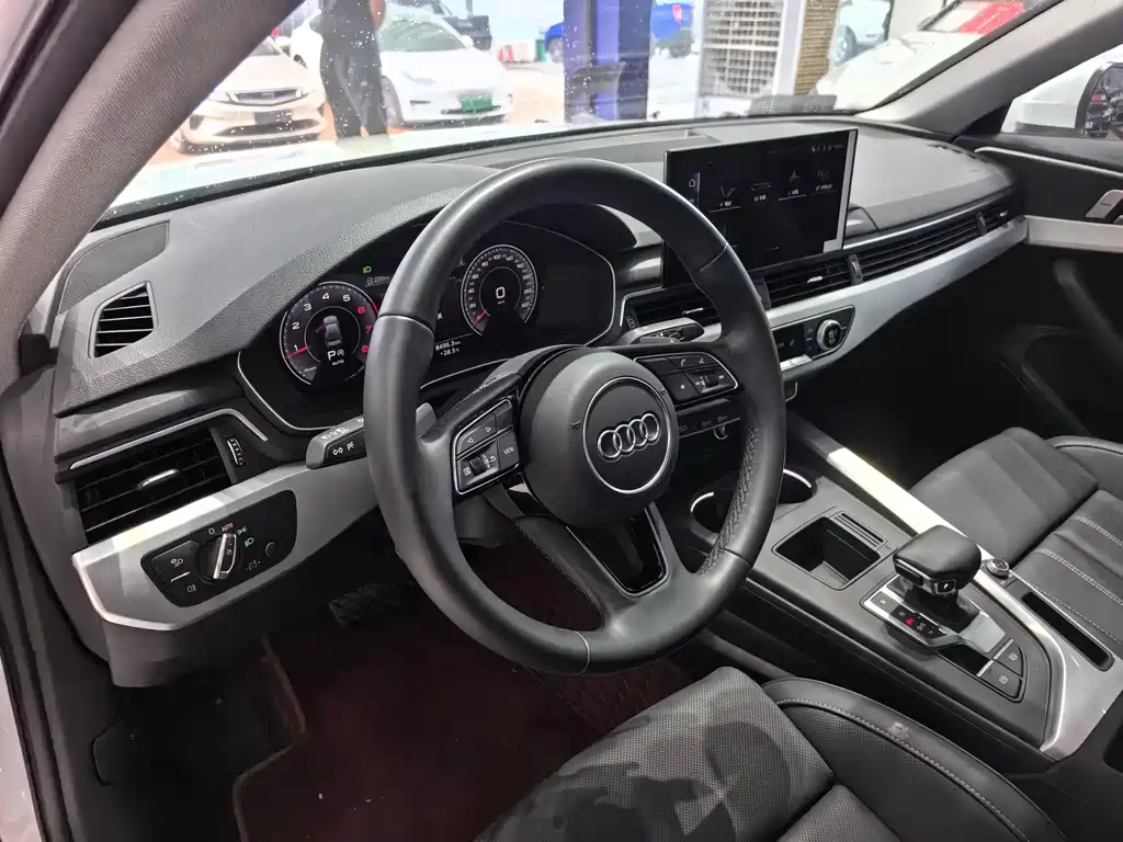 Audi A4L 2025