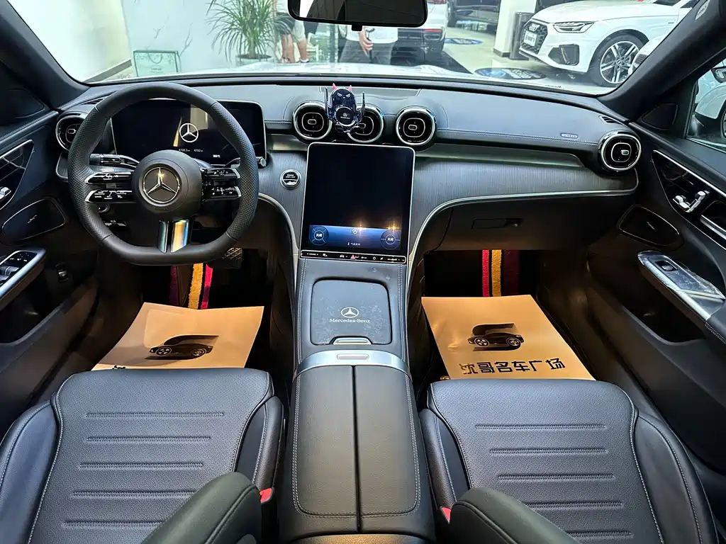 Mercedes-Benz C-Class 2024