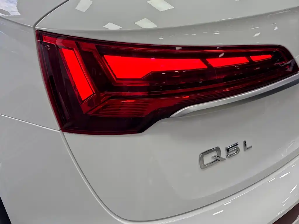 Audi Q5L 2021 — фото 8