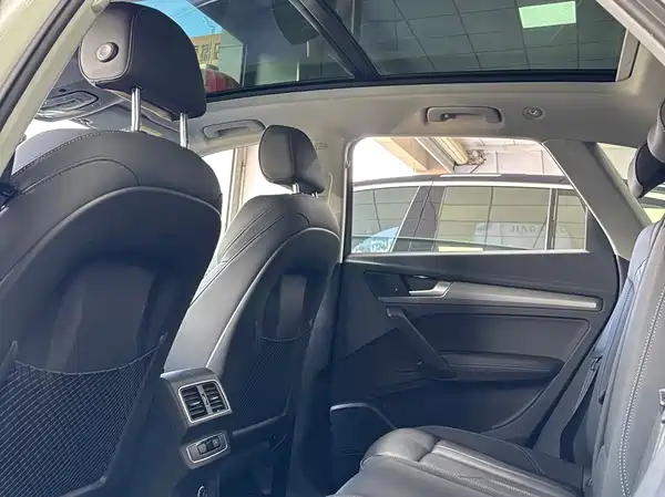 Audi Q5L 2021