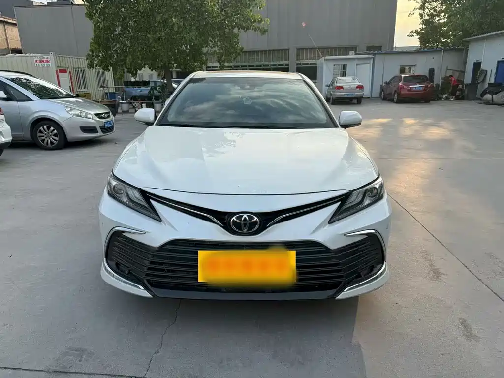 Toyota Camry 2021 — фото 2