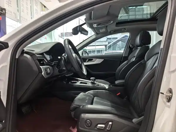 Audi A4L 2025