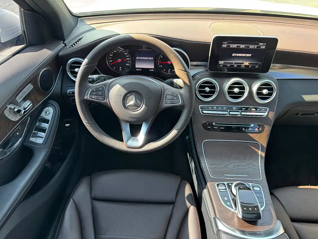 Mercedes-Benz GLC 2016 — фото 15