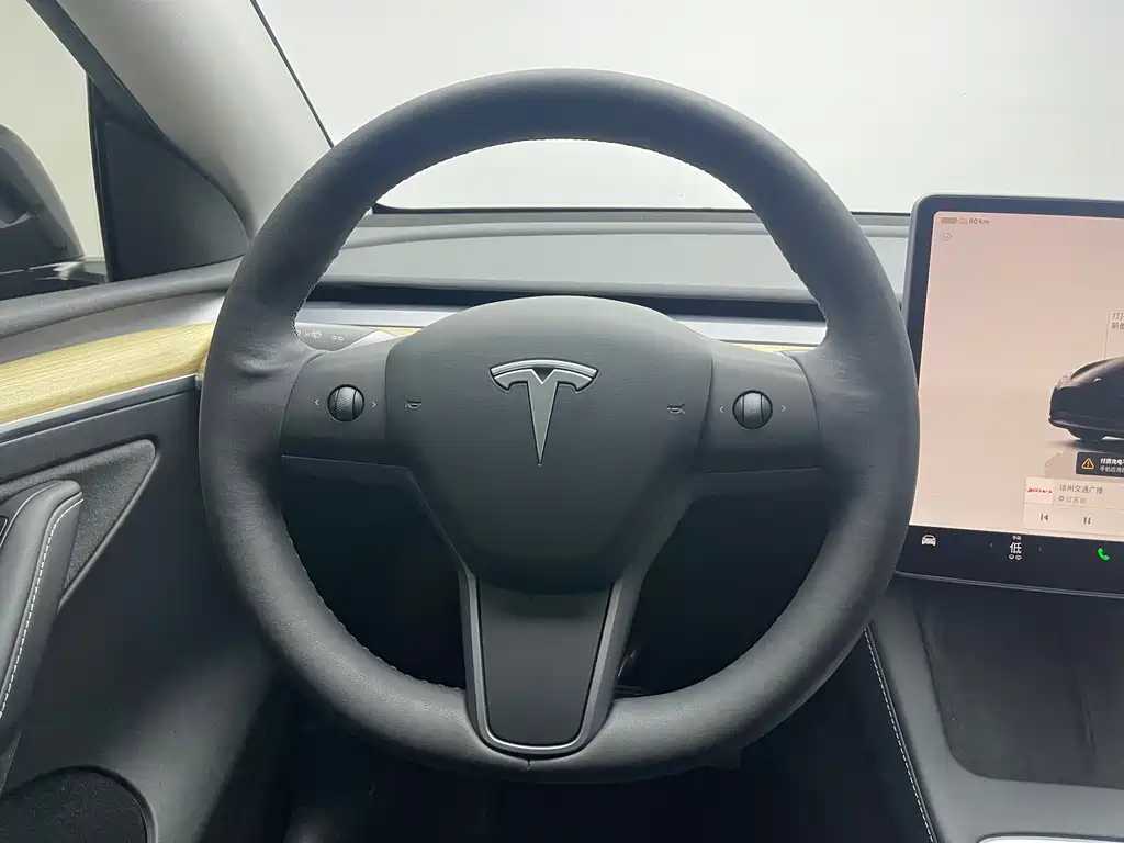 Tesla Model Y 2023 — фото 12
