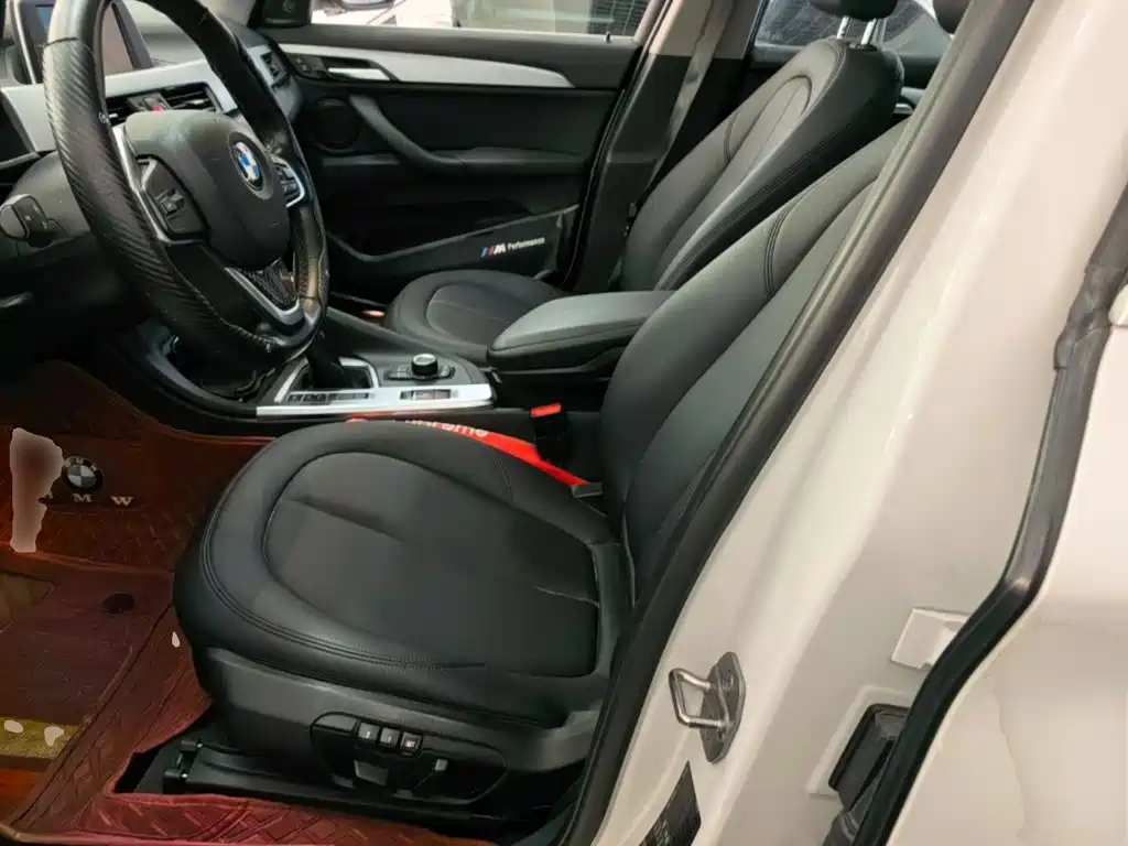 BMW X1 2017 — фото 15
