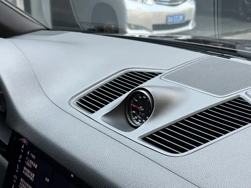 Porsche Cayenne 2018 — фото 19