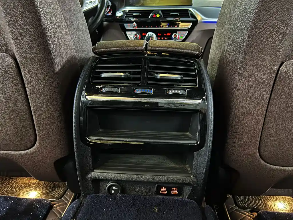 BMW 5 Series 2023 — фото 13