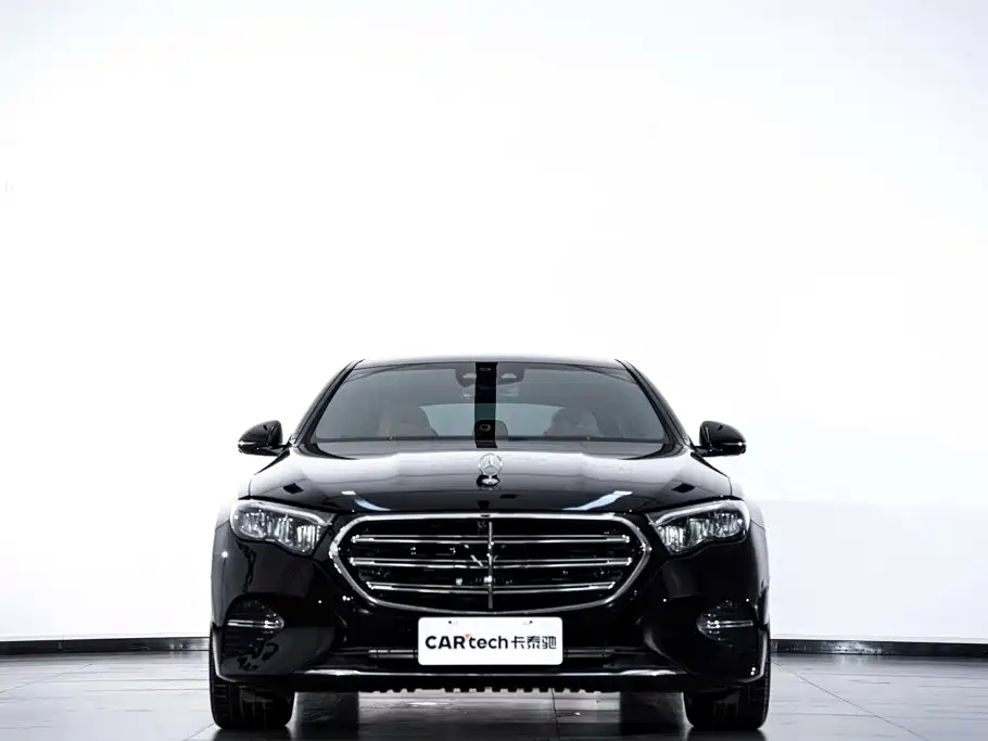 Mercedes-Benz E-Class 2025 — фото 4