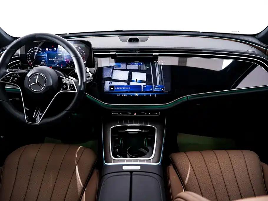 Mercedes-Benz E-Class 2025 — фото 14