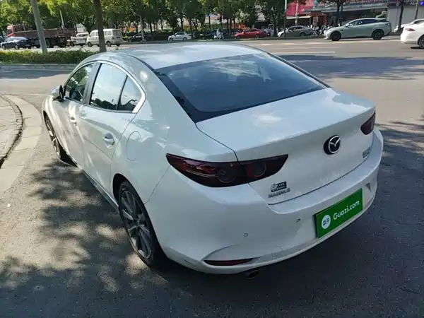 Mazda 3 Axela 2024