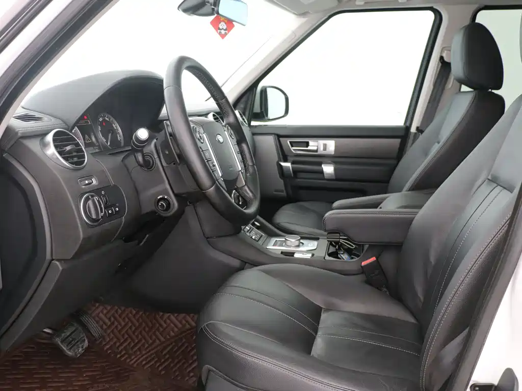 Land Rover Discovery 2015 — фото 11
