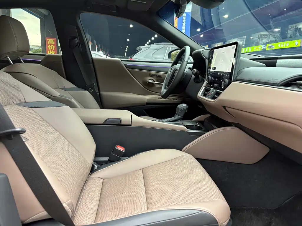 Lexus ES 2025 — фото 12