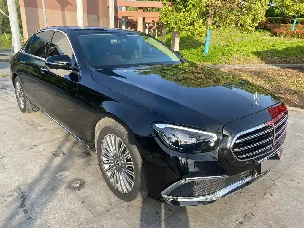 Mercedes-Benz E-Class 2023 — фото 3
