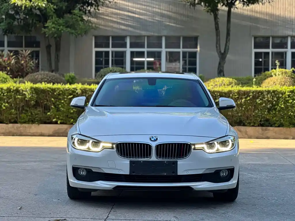 BMW 3 Series 2018 — фото 2