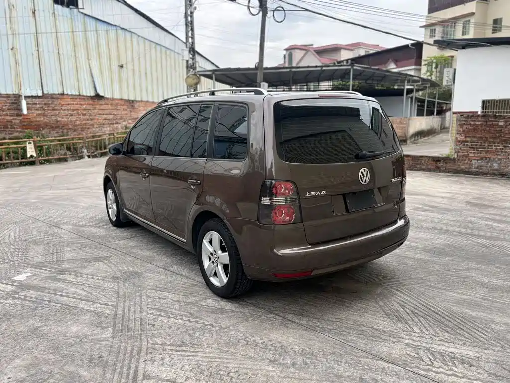 Volkswagen Touran 2011