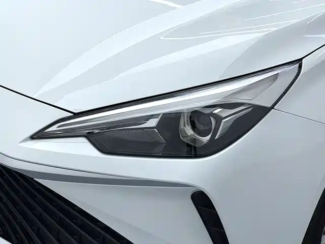 Roewe i5 2025 — фото 18
