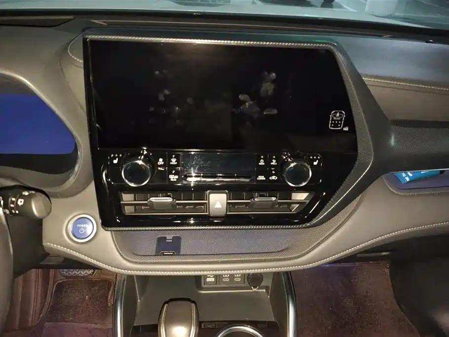 Toyota Crown Kluger 2021 — фото 13