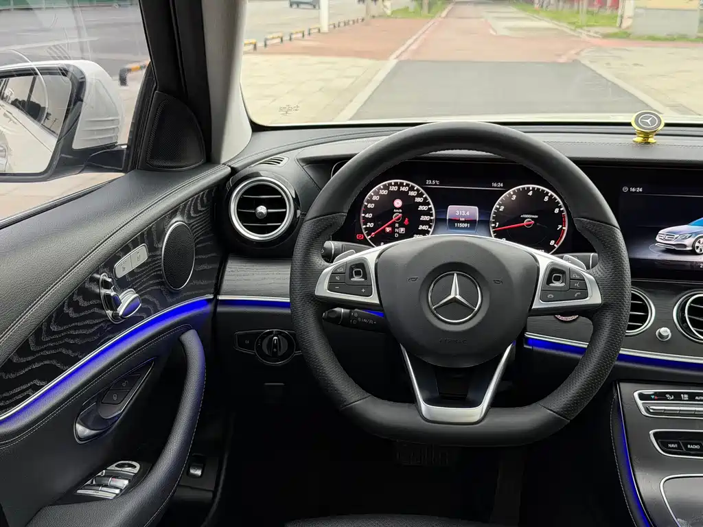 Mercedes-Benz E-Class 2018 — фото 11