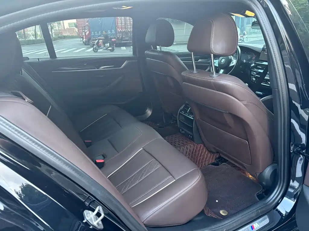BMW 5 Series 2023 — фото 15