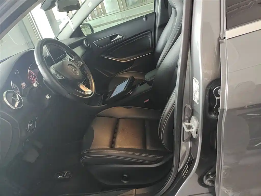 Mercedes-Benz GLA 2017 — фото 15