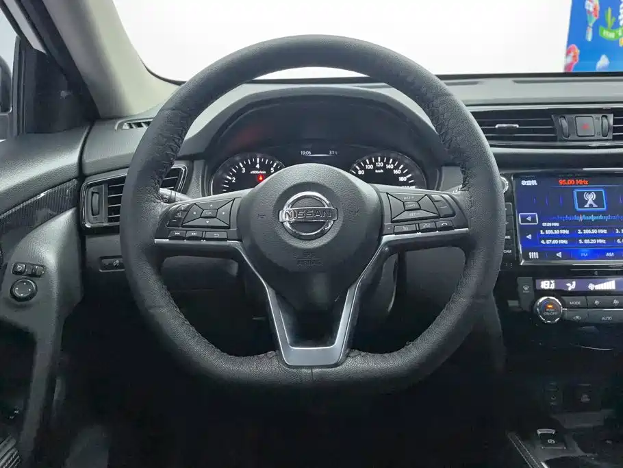Nissan X-Trail 2018 — фото 15